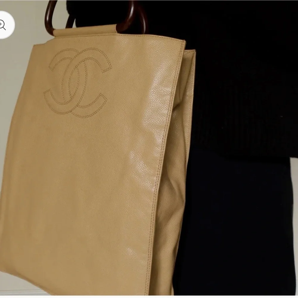 Authentic CHANEL beige caviar leather CC tortoise top handle satchel bag